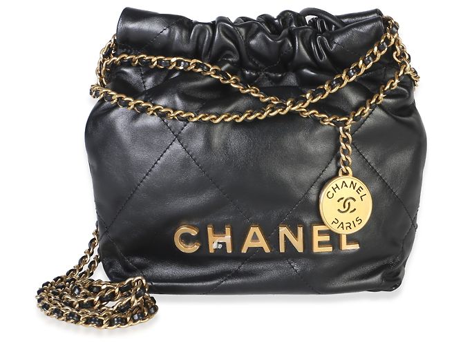Chanel 22 Mini Hobo in vitello matelassé nero - vista 8