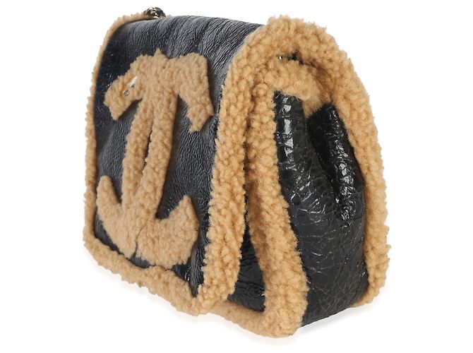 Borsa a patta Chanel CC Mania in shearling di pecora stropicciato nero lucido - vista 3