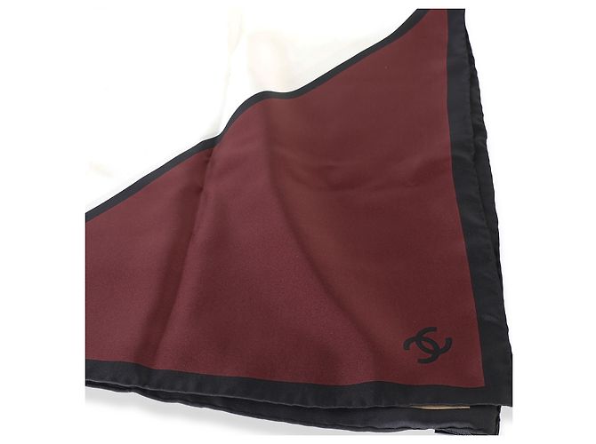 Foulard in seta Chanel Ecru Beige Burgundy Black - vista 3