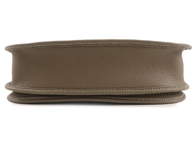 Hermès HERMES Taurillon Clemence Evelyen 3PM B engraved Etoupe Gold HDW - vista 3