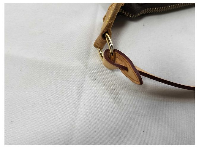 Louis Vuitton Pochette Accessoires Monogram Canvas MM - vista 6