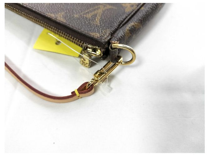 Louis Vuitton Pochette Accessoires Monogram Canvas MM - vista 7