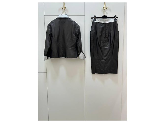 Completo due pezzi Chanel in pelle di agnello nera Sz.40/36 usato - vista 5