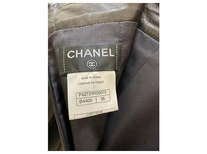 Completo due pezzi Chanel in pelle di agnello nera Sz.40/36 usato - vista 8
