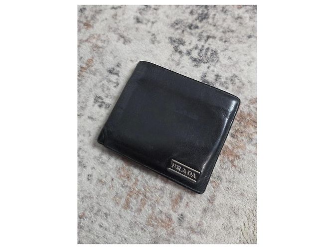 Magnificent Prada Wallet - view 2