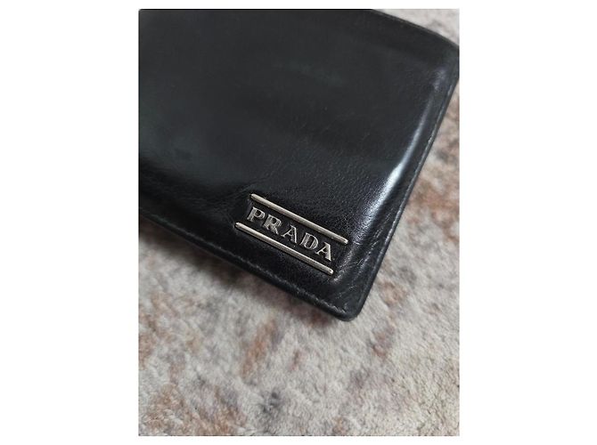 Magnificent Prada Wallet - view 3