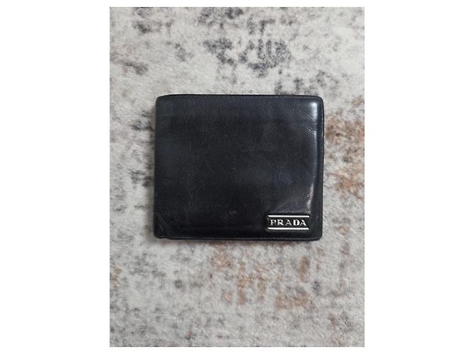 Magnificent Prada Wallet - view 4