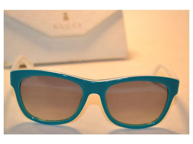 Gucci GG5009 occhiali da sole in plastica turchese - vista 2