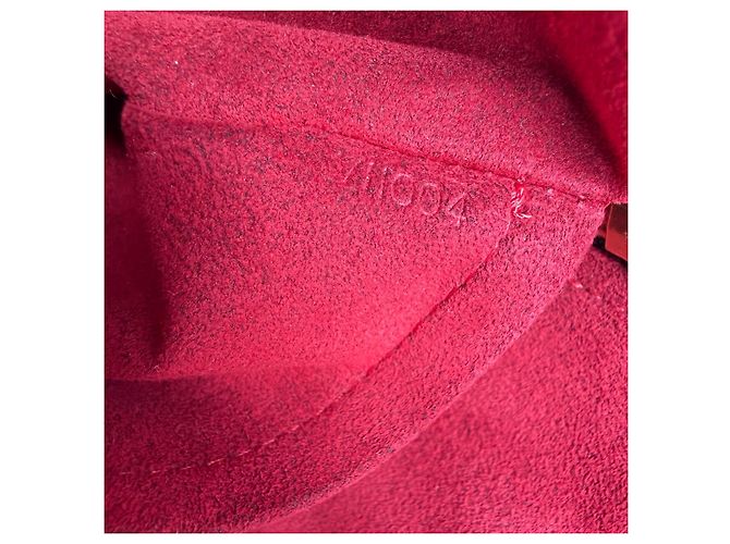 Borsa a tracolla Louis Vuitton Monogram Coussin - vista 14