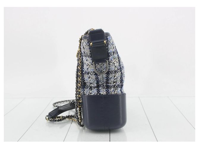 Borsa Chanel Gabrielle in tweed blu e pelle blu - vista 3