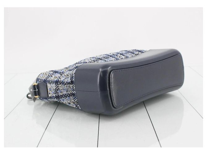 Borsa Chanel Gabrielle in tweed blu e pelle blu - vista 5