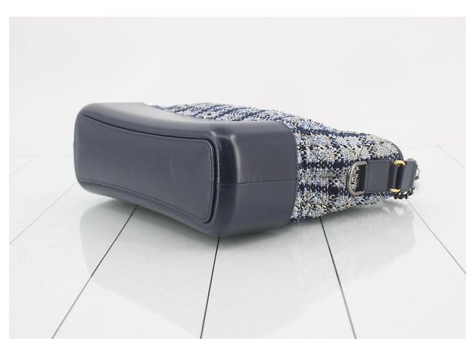 Borsa Chanel Gabrielle in tweed blu e pelle blu - vista 6
