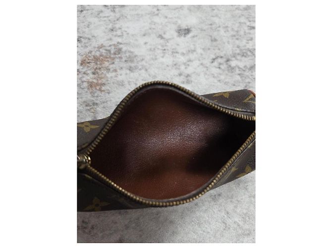 Magnifica Pochette Louis Vuitton Papillon - vista 10