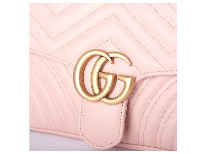 Gucci GG Marmont Medium Schultertasche aus matelassiertem Leder in Perfect Pink - Ansicht 5
