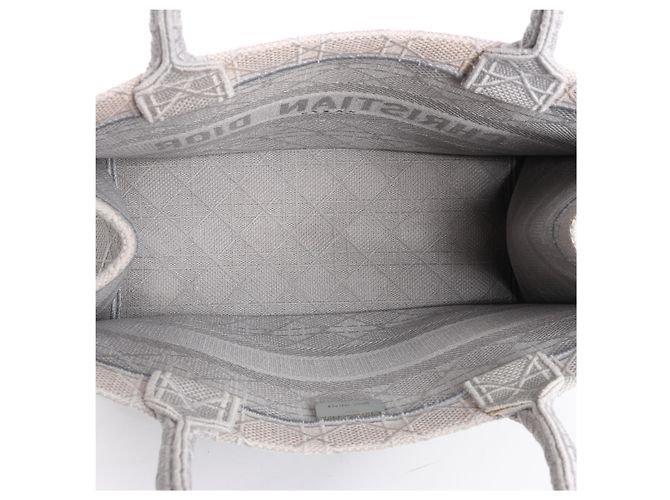 Borsa a tracolla Christian Dior Book Tote Medium Cannage Canvas in Gray - vista 11