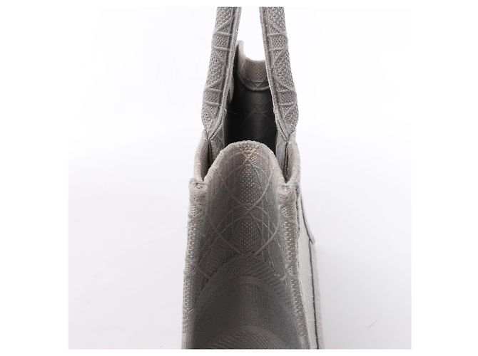 Borsa a tracolla Christian Dior Book Tote Medium Cannage Canvas in Gray - vista 5