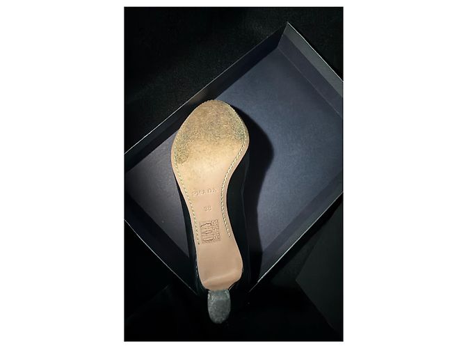 Prada Lackleder- Pumps in Schwarz mit Schleife - Ansicht 4