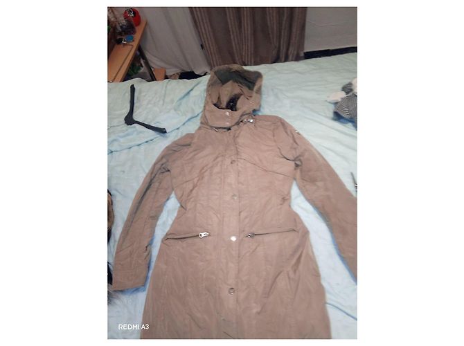 Armani Jeans Casaco acolchoado para mulher com capuz e rebordo de pelo - vista 2