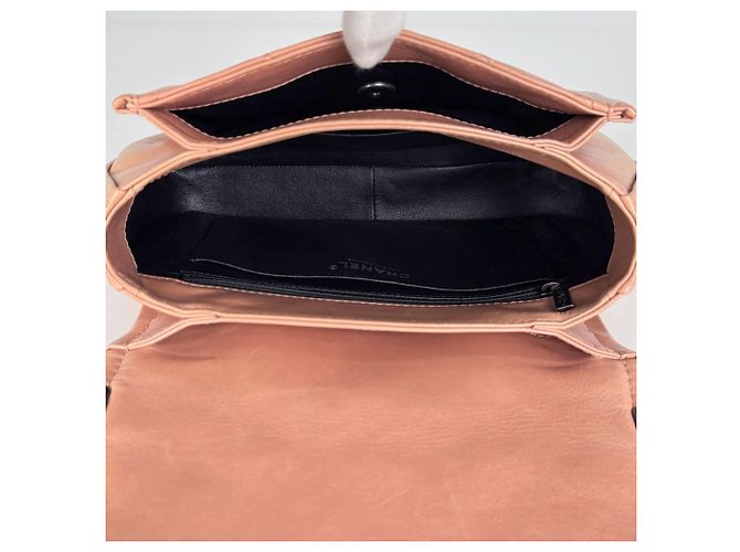 Borsa a spalla Chanel in pelle matelassé rosa salmone - vista 11