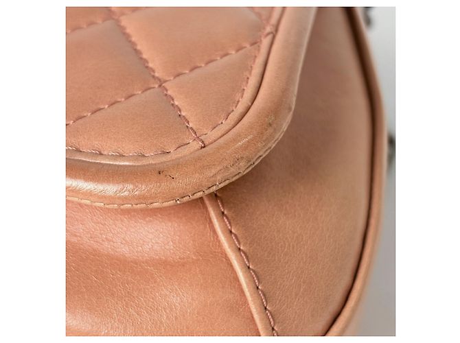 Borsa a spalla Chanel in pelle matelassé rosa salmone - vista 5