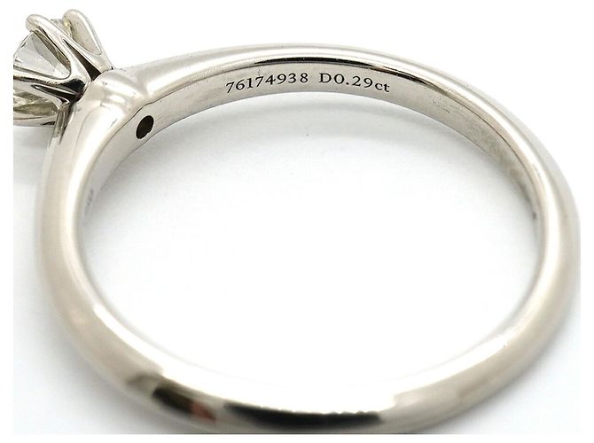 Autre Marque Tiffany & Co. Solitär-Bandring aus Platin mit Diamant - vista 5