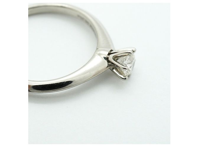 Autre Marque Tiffany & Co. Solitär-Bandring aus Platin mit Diamant - vista 9