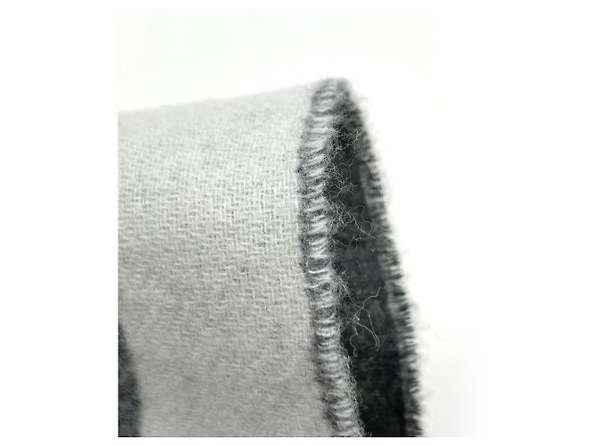 Hermès Sciarpa in cashmere grigia Hermes - vista 3