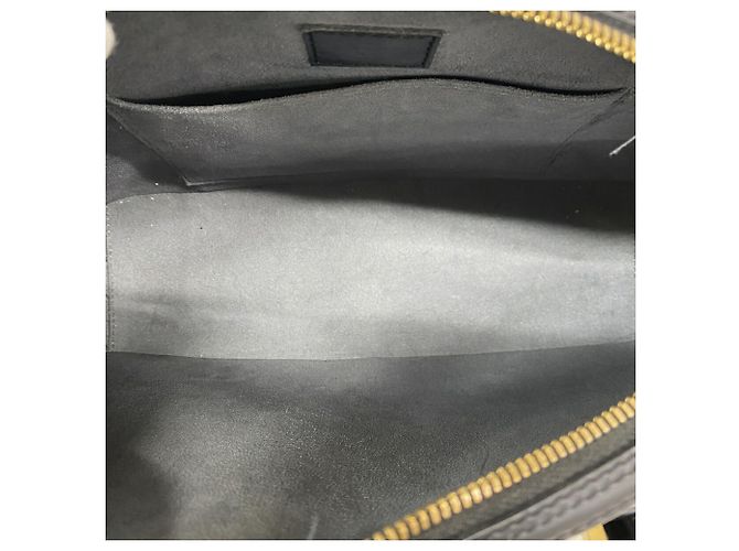 Borsa Louis Vuitton Epi Jasmine M52082 in Noir - vista 4