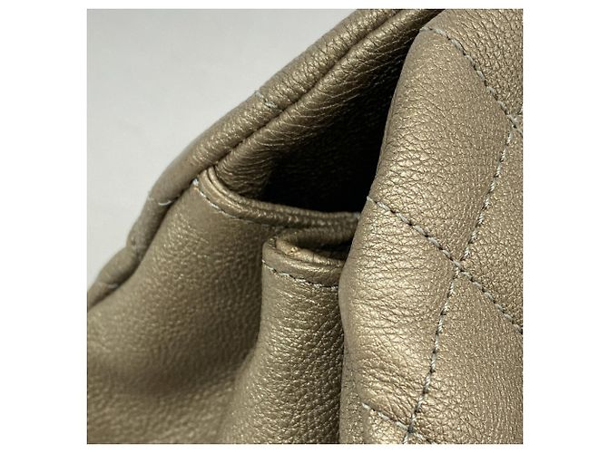 Borsa a tracolla Chanel Matelassé con catena - vista 7