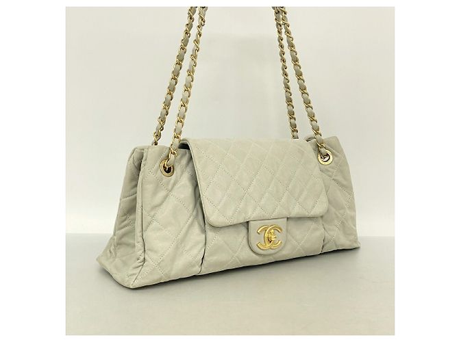 Borsa a tracolla Chanel in pelle Matelassé Grigia - vista 2
