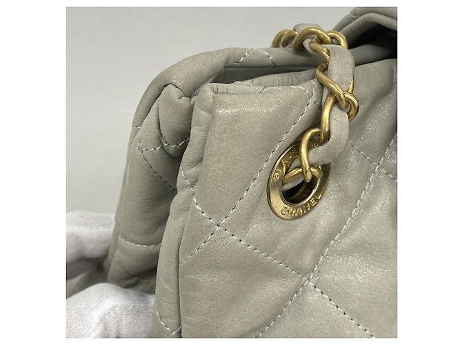 Borsa a tracolla Chanel in pelle Matelassé Grigia - vista 7