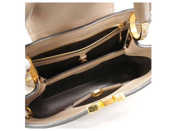 Bolsa Louis Vuitton Capucines BB - vista 4
