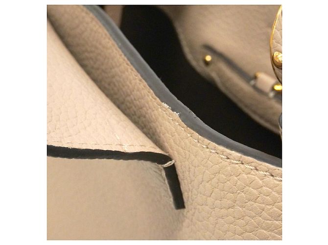 Bolsa Louis Vuitton Capucines BB - vista 8
