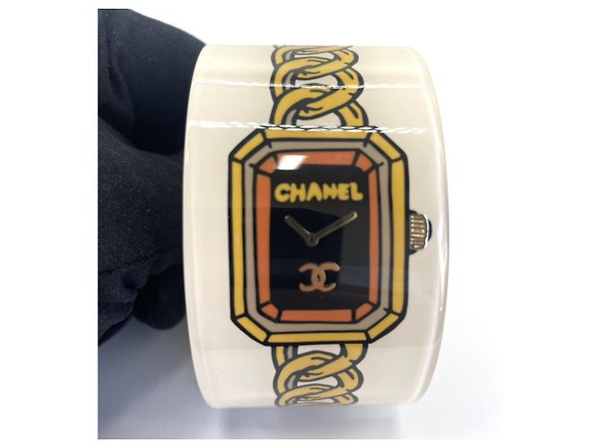 Pulsera con dije Coco Mark Chanel - vista 3