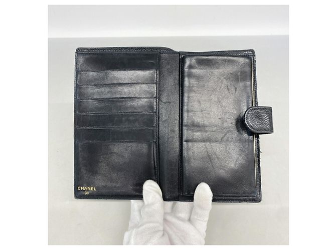 Cartera larga Chanel de piel de becerro granulada negra - vista 3