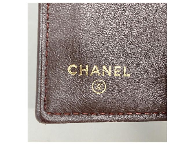 Cartera tri-fold Chanel de piel de cordero negra - vista 4