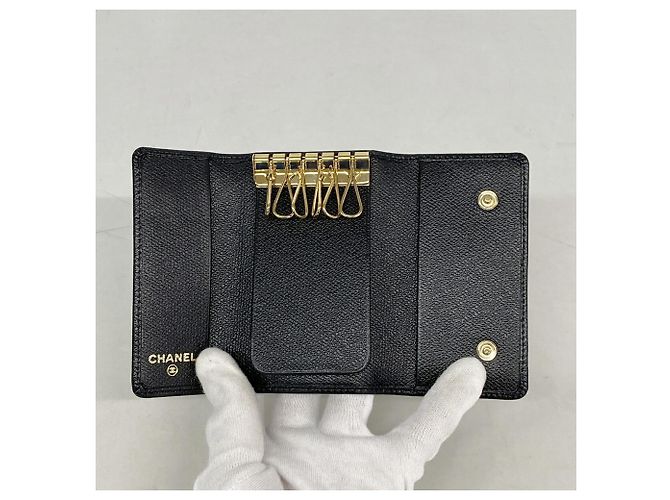 Portachiavi Chanel in pelle nera - vista 3