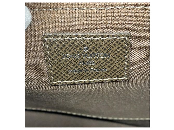 Borsa a tracolla Louis Vuitton Taiga Andrei - vista 5