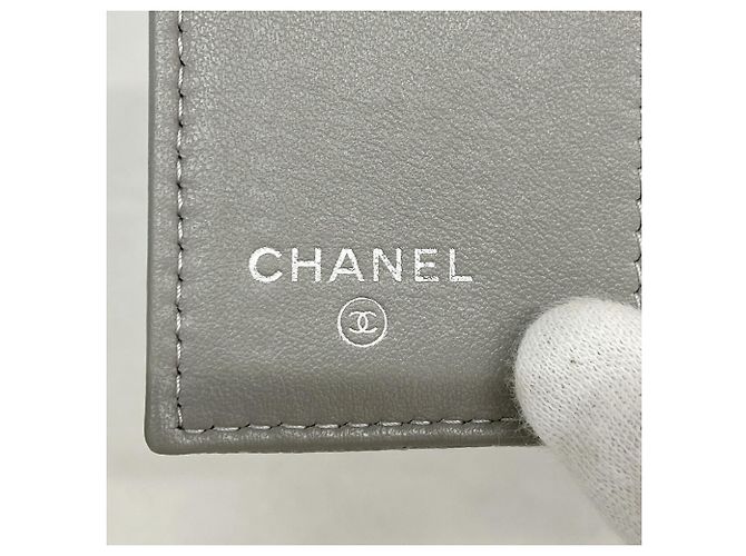 Portafoglio Chanel Boy Tri-fold in Gray - vista 3