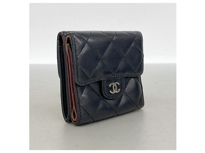 Cartera tri-fold Chanel de piel negra - vista 2