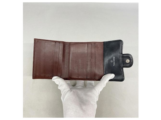 Cartera tri-fold Chanel de piel negra - vista 3