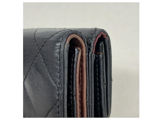 Cartera tri-fold Chanel de piel negra - vista 5