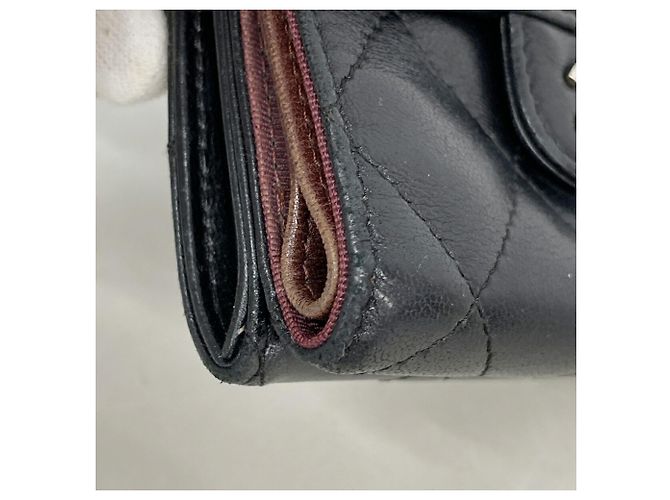 Cartera tri-fold Chanel de piel negra - vista 6