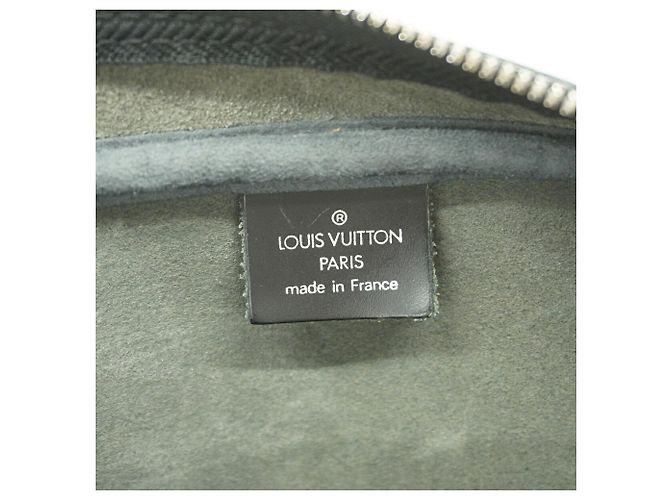 Borsa Boston Louis Vuitton Taiga Kendall PM - vista 5