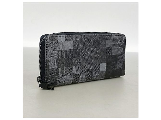 Louis Vuitton Damouflage Zippy Wallet - view 2