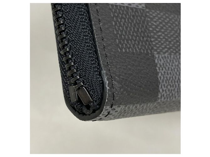 Louis Vuitton Damouflage Zippy Wallet - view 5