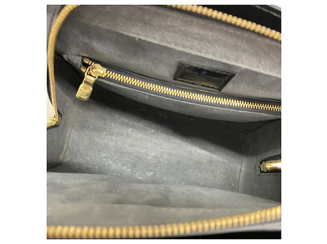 Borsa Louis Vuitton Epi Pont Neuf - vista 4