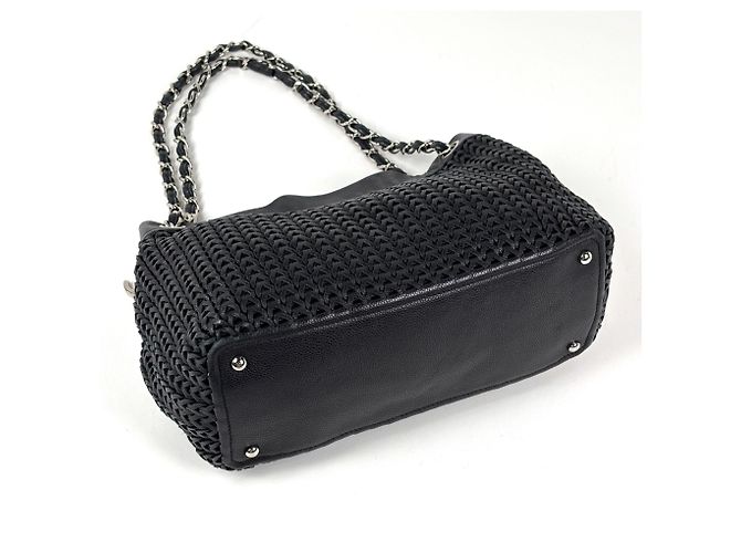 Borsa a tracolla Chanel in pelle nera - vista 2