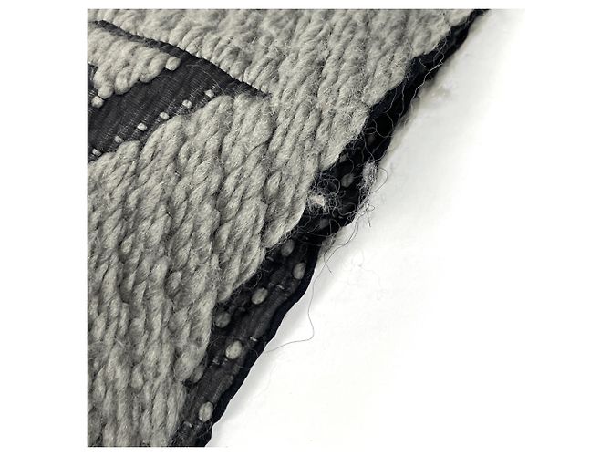 Stola Monogram Louis Vuitton in Gray - vista 4