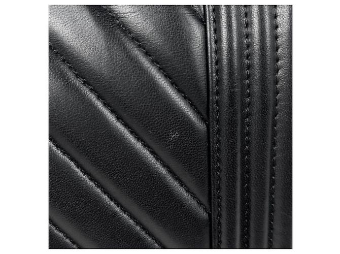 Borsa a tracolla Chanel Boy Chanel V-stitch in pelle Chevron - vista 4